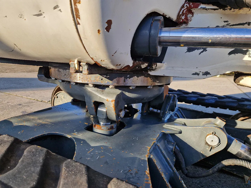 WACKER NEUSON 2404RD kan op een (berg)helling draaien - Miniekskavaator: pilt 3 WACKER NEUSON 2404RD kan op een (berg)helling draaien - Miniekskavaator: pilt 3