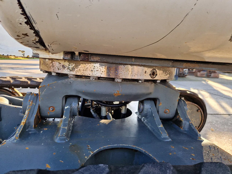 WACKER NEUSON 2404RD kan op een (berg)helling draaien - Miniekskavaator: pilt 4 WACKER NEUSON 2404RD kan op een (berg)helling draaien - Miniekskavaator: pilt 4