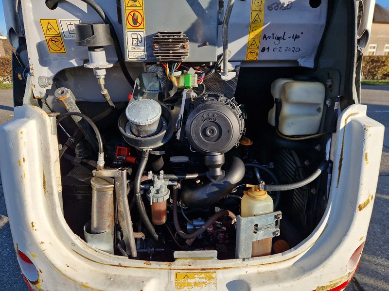 WACKER NEUSON 2404RD kan op een helling draaien - Miniekskavaator: pilt 5 WACKER NEUSON 2404RD kan op een helling draaien - Miniekskavaator: pilt 5