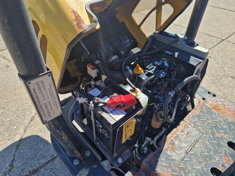Yanmar C12R-B 3-zijdig kiepend - Kallur: pilt 5 Yanmar C12R-B 3-zijdig kiepend - Kallur: pilt 5