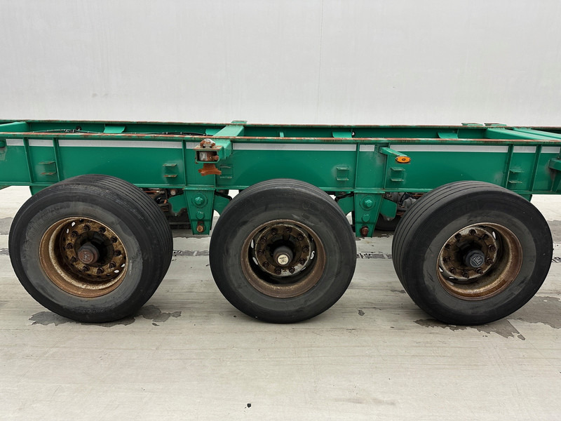 Fruehauf Skelet 2 x 20-40 ft - Konteinerveduk/ Tõstukiga poolhaagis: pilt 4 Fruehauf Skelet 2 x 20-40 ft - Konteinerveduk/ Tõstukiga poolhaagis: pilt 4