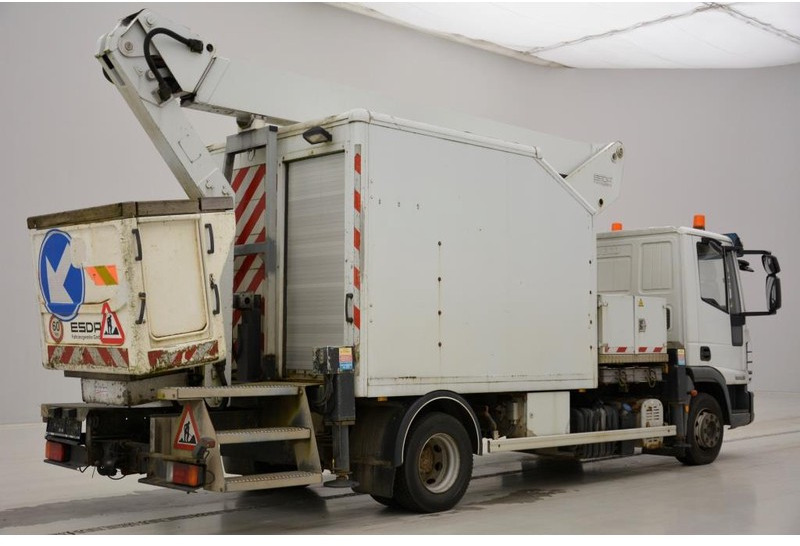 Iveco Eurocargo 120E18 - Veoautolt tõusev platvorm: pilt 5 Iveco Eurocargo 120E18 - Veoautolt tõusev platvorm: pilt 5