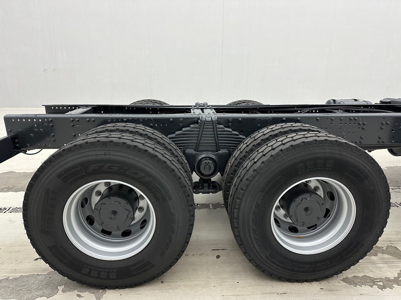 Iveco Trakker 380 - 6x4 - Kabiinišassiiga veoauto: pilt 5 Iveco Trakker 380 - 6x4 - Kabiinišassiiga veoauto: pilt 5