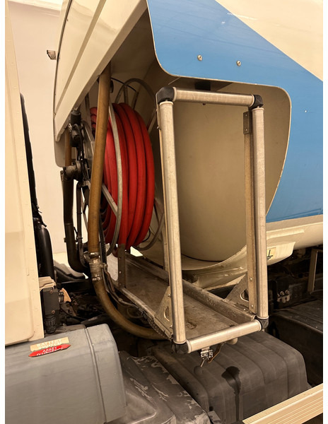 Tsisternauto transporditavad ained kütust MAN TGM 18.290: pilt 11