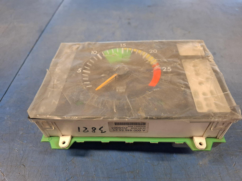 Mercedes-Benz A0004465521 Toerenteller A0004465521 - Armatuurlaud - Veoauto: pilt 2 Mercedes-Benz A0004465521 Toerenteller A0004465521 - Armatuurlaud - Veoauto: pilt 2