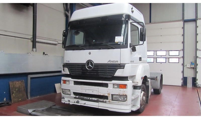 Mercedes-Benz AXOR Cabine Axor - Kabiin ja interjöör: pilt 1 Mercedes-Benz AXOR Cabine Axor - Kabiin ja interjöör: pilt 1