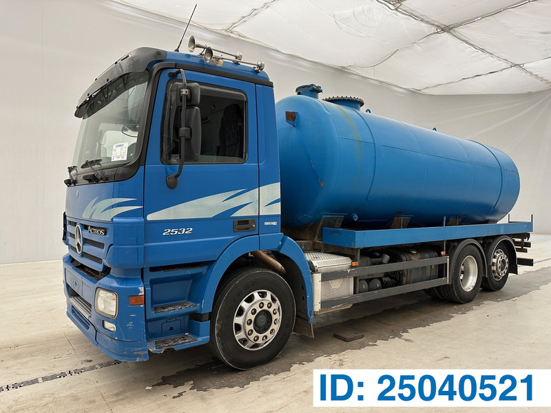 Mercedes-Benz Actros 2532 - 6x2 - Tsisternauto: pilt 1 Mercedes-Benz Actros 2532 - 6x2 - Tsisternauto: pilt 1