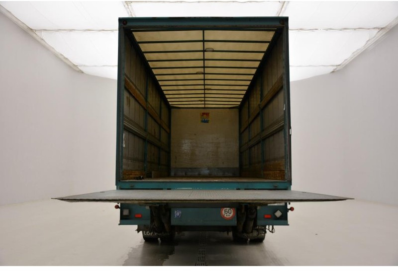 Mercedes-Benz Atego 1823 - damaged engine - Tent veoauto: pilt 5 Mercedes-Benz Atego 1823 - damaged engine - Tent veoauto: pilt 5