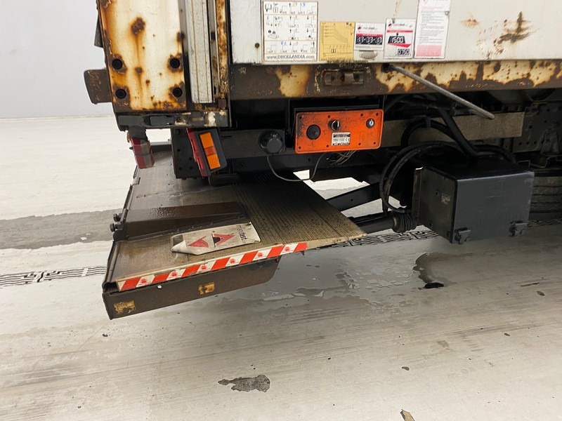 Mercedes-Benz Axor 1824 - Tent veoauto: pilt 5 Mercedes-Benz Axor 1824 - Tent veoauto: pilt 5