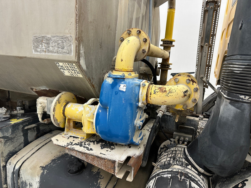 Renault Kerax 320 DCi - 6x4 - Tsisternauto: pilt 4 Renault Kerax 320 DCi - 6x4 - Tsisternauto: pilt 4