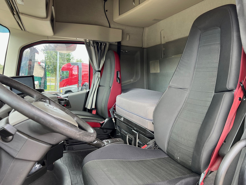 Sadulveok Volvo FH13.420 Globetrotter - ADR: pilt 8