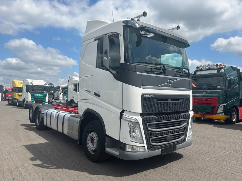 Volvo FH 500 6X2 Euro 6 - Kabiinišassiiga veoauto: pilt 2 Volvo FH 500 6X2 Euro 6 - Kabiinišassiiga veoauto: pilt 2
