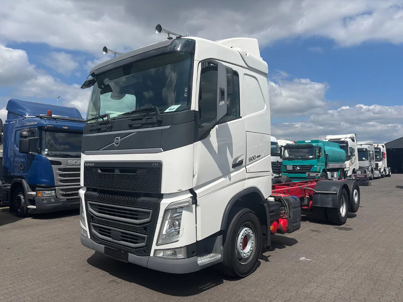 Volvo FH 500 6X2 Euro 6 - Kabiinišassiiga veoauto: pilt 1 Volvo FH 500 6X2 Euro 6 - Kabiinišassiiga veoauto: pilt 1