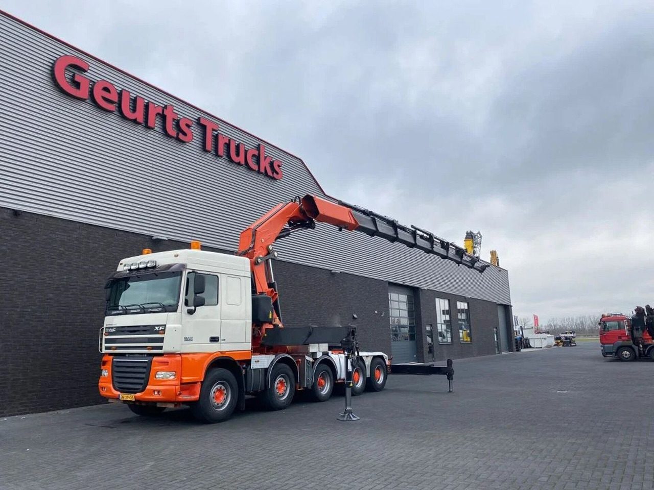 DAF XF 105 10X4 + FASSI F1500AXP.28 KRAAN/KRAN/CRANE - Kraanaga veoauto: pilt 2 DAF XF 105 10X4 + FASSI F1500AXP.28 KRAAN/KRAN/CRANE - Kraanaga veoauto: pilt 2
