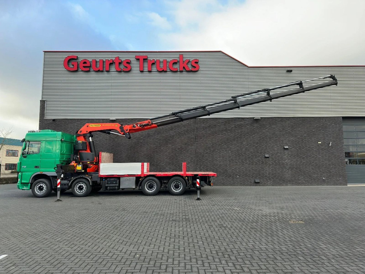 DAF XF 105.510 8X4 + PALFINGER PK 65002-SH E POWER L - Kraanaga veoauto: pilt 2 DAF XF 105.510 8X4 + PALFINGER PK 65002-SH E POWER L - Kraanaga veoauto: pilt 2