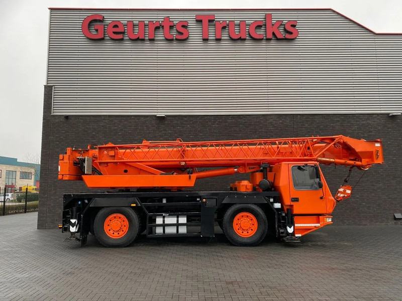 Grove GMK 2035 E + JIB KRAAN/KRAN/CRANE/GRUA - Maastikukraana: pilt 4 Grove GMK 2035 E + JIB KRAAN/KRAN/CRANE/GRUA - Maastikukraana: pilt 4