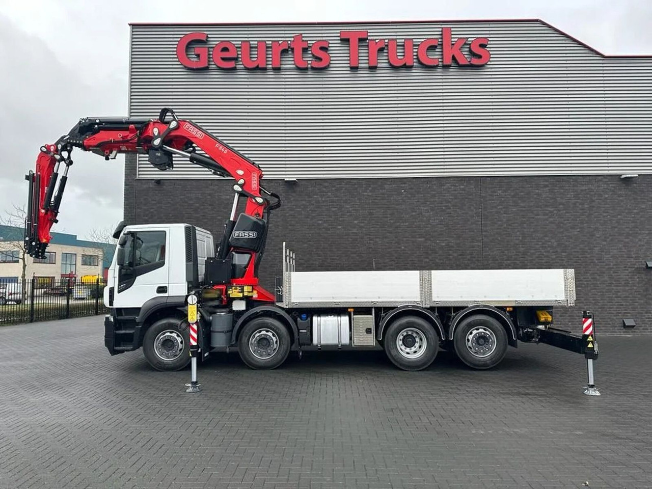 Iveco Stralis 480 X-WAY 8X2 + FASSI 545RA.2.26 + JIB L - Kraanaga veoauto: pilt 5 Iveco Stralis 480 X-WAY 8X2 + FASSI 545RA.2.26 + JIB L - Kraanaga veoauto: pilt 5