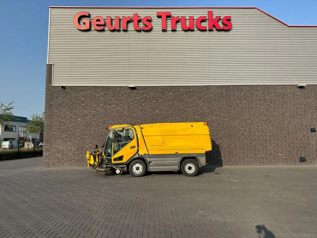 Johnston CX400 SWEEPING TRUCK/ KEHRMASCHINE/VEEG - Tänavapühkimismasin: pilt 1 Johnston CX400 SWEEPING TRUCK/ KEHRMASCHINE/VEEG - Tänavapühkimismasin: pilt 1
