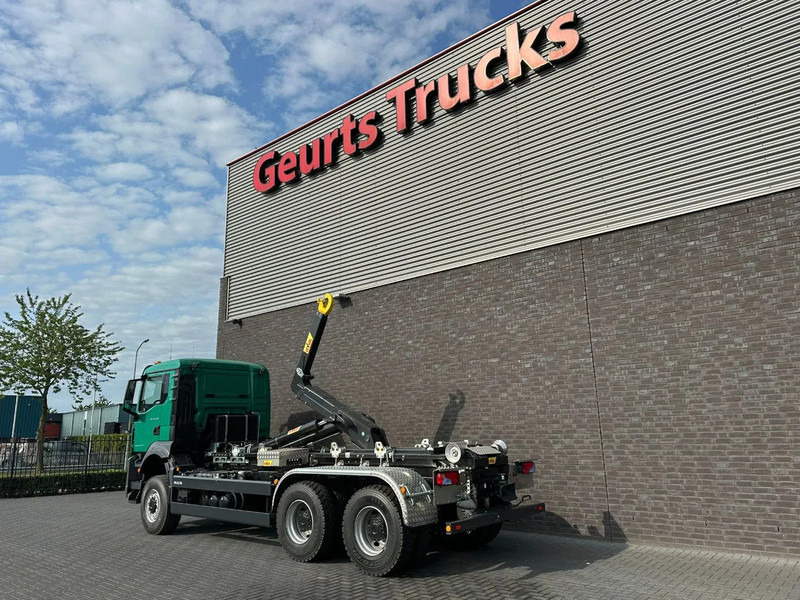 MAN TGS 33.480 6X6 HYVA LIFT 26-55-S HAAKARM / ABROLLKIPPER/ HOOKLIFT (NIEUWE/ NEU/ NEW) - Konkstõstukiga veoauto: pilt 3 MAN TGS 33.480 6X6 HYVA LIFT 26-55-S HAAKARM / ABROLLKIPPER/ HOOKLIFT (NIEUWE/ NEU/ NEW) - Konkstõstukiga veoauto: pilt 3