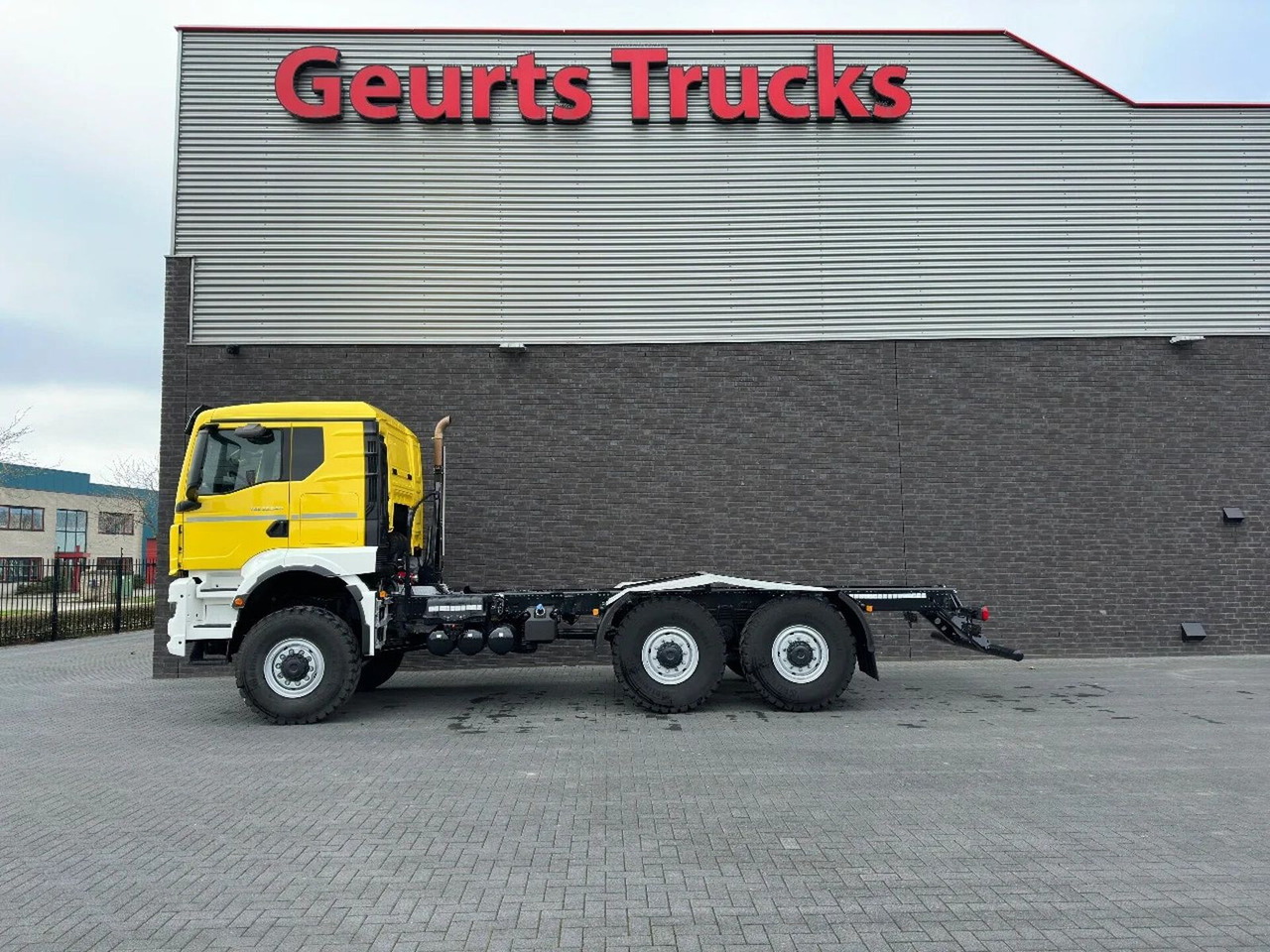 MAN TGS 33.540 6X6 BB CH HEAVY DUTY CHASSIS CABINE/N - Kabiinišassiiga veoauto: pilt 1 MAN TGS 33.540 6X6 BB CH HEAVY DUTY CHASSIS CABINE/N - Kabiinišassiiga veoauto: pilt 1