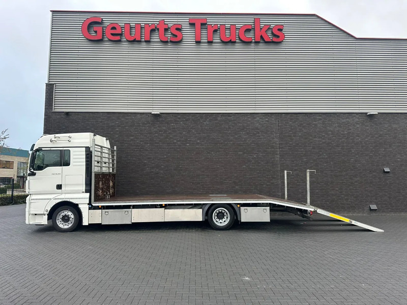 Treilerveoauto MAN TGX 4X2 LL-U OPRIJWAGEN / MACHINE TRANSPORTER / PLATEAU: pilt 9 Treilerveoauto MAN TGX 4X2 LL-U OPRIJWAGEN / MACHINE TRANSPORTER / PLATEAU: pilt 9