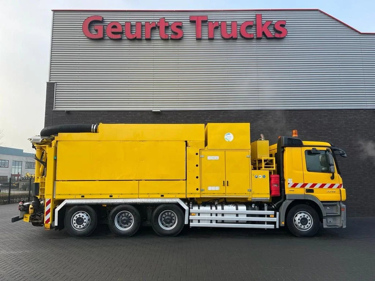 Mercedes-Benz Actros 3248 8X4 TRIDEM MTS DINO 12 SAUGBAGGER/SU - Vaakumveok: pilt 4 Mercedes-Benz Actros 3248 8X4 TRIDEM MTS DINO 12 SAUGBAGGER/SU - Vaakumveok: pilt 4