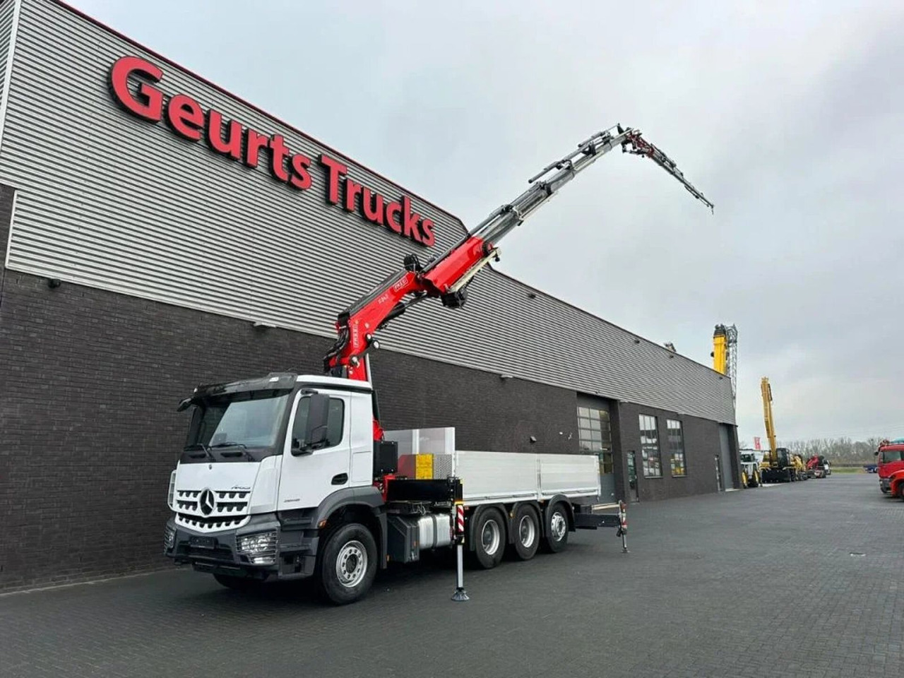 Mercedes-Benz Arocs 3646 L 8X4 + FASSI F545RA.2.26 XE-DYNAMIC - Kraanaga veoauto: pilt 2 Mercedes-Benz Arocs 3646 L 8X4 + FASSI F545RA.2.26 XE-DYNAMIC - Kraanaga veoauto: pilt 2
