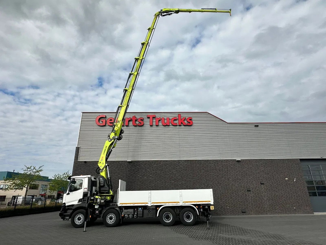 Renault C460 8X4 + HIAB X-HIPRO 548 E-7 MET JIB KRAAN / - Kraanaga veoauto: pilt 4 Renault C460 8X4 + HIAB X-HIPRO 548 E-7 MET JIB KRAAN / - Kraanaga veoauto: pilt 4