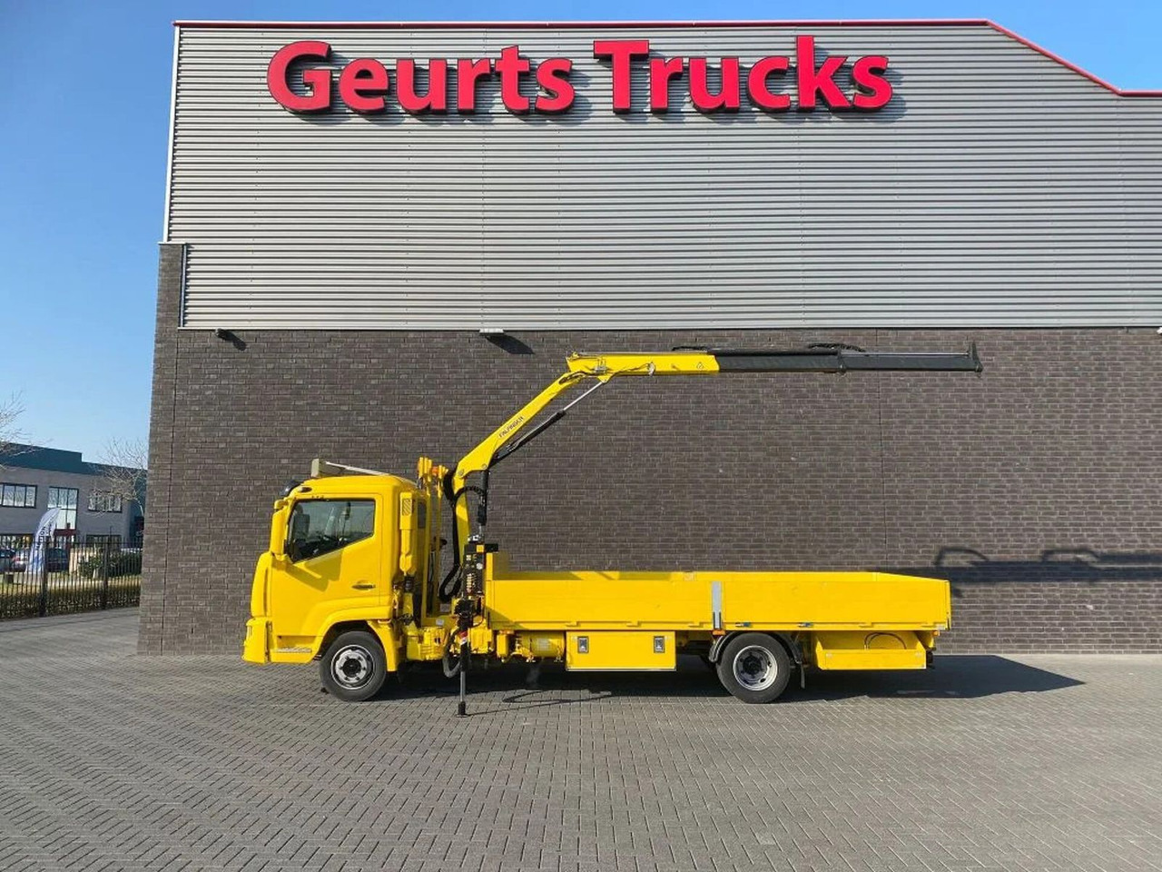 Renault D7.5 180 4X2 + PALFINGER PK 4200 KRAAN/KRAN/CRAN - Kraanaga veoauto: pilt 1 Renault D7.5 180 4X2 + PALFINGER PK 4200 KRAAN/KRAN/CRAN - Kraanaga veoauto: pilt 1