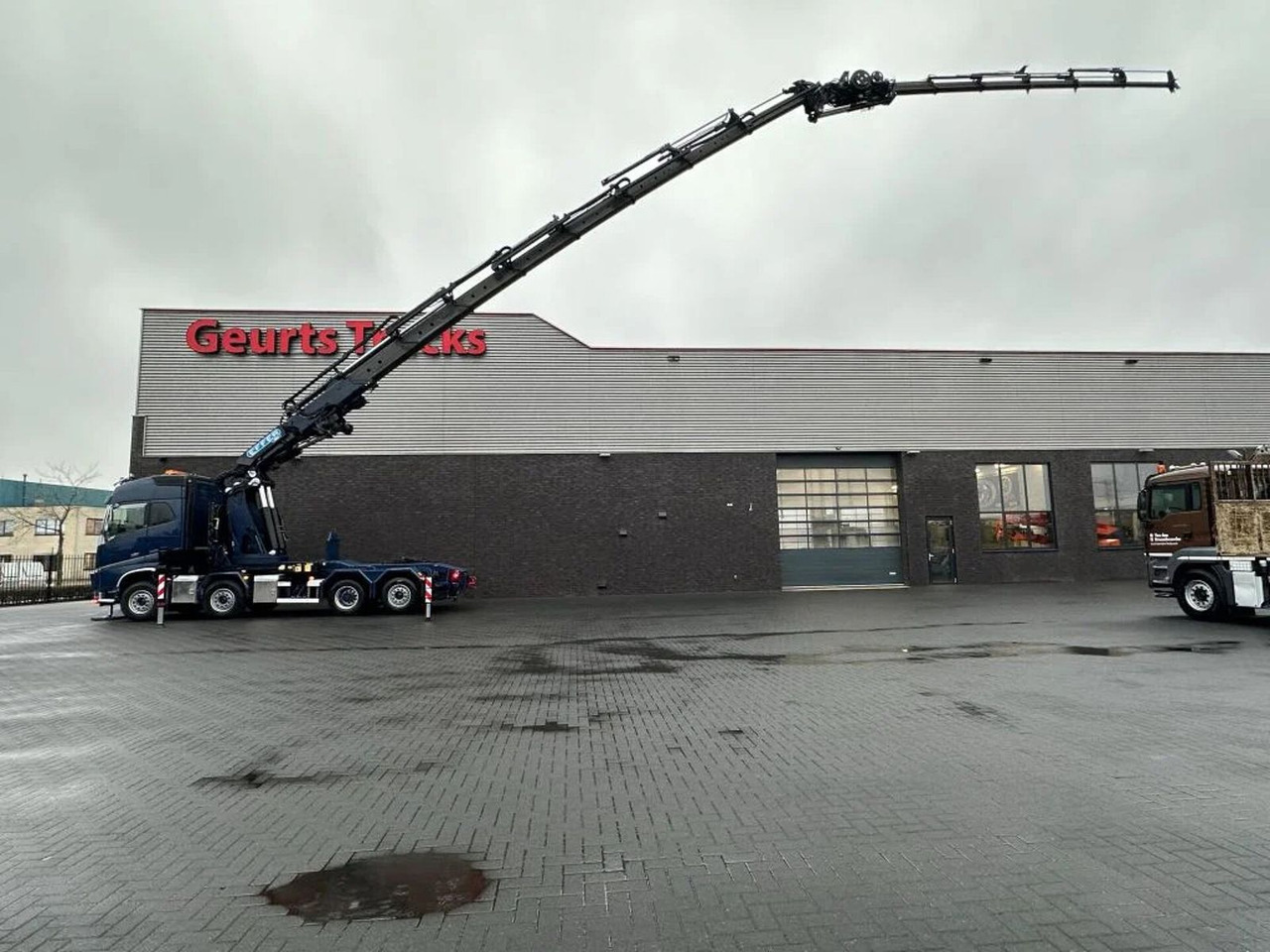Volvo FH 16.650 8X2 + EFFER 1855/8S + JIB 6S HEAVY DUT - Sadulveok: pilt 1 Volvo FH 16.650 8X2 + EFFER 1855/8S + JIB 6S HEAVY DUT - Sadulveok: pilt 1
