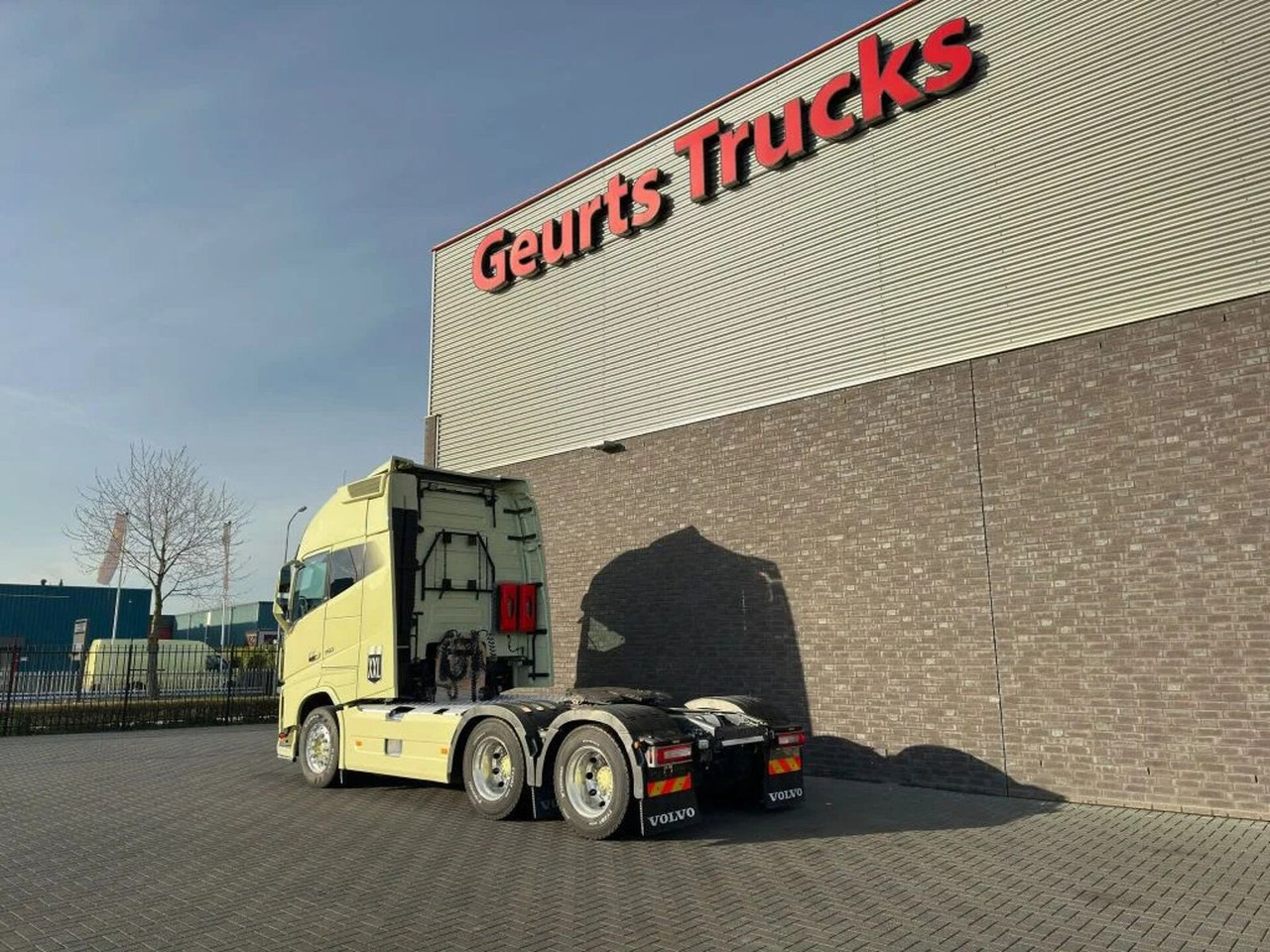 Volvo FH 16.750 6X4 XXL CABINE TREKKER/SZM/TRACTOR - Sadulveok: pilt 3 Volvo FH 16.750 6X4 XXL CABINE TREKKER/SZM/TRACTOR - Sadulveok: pilt 3