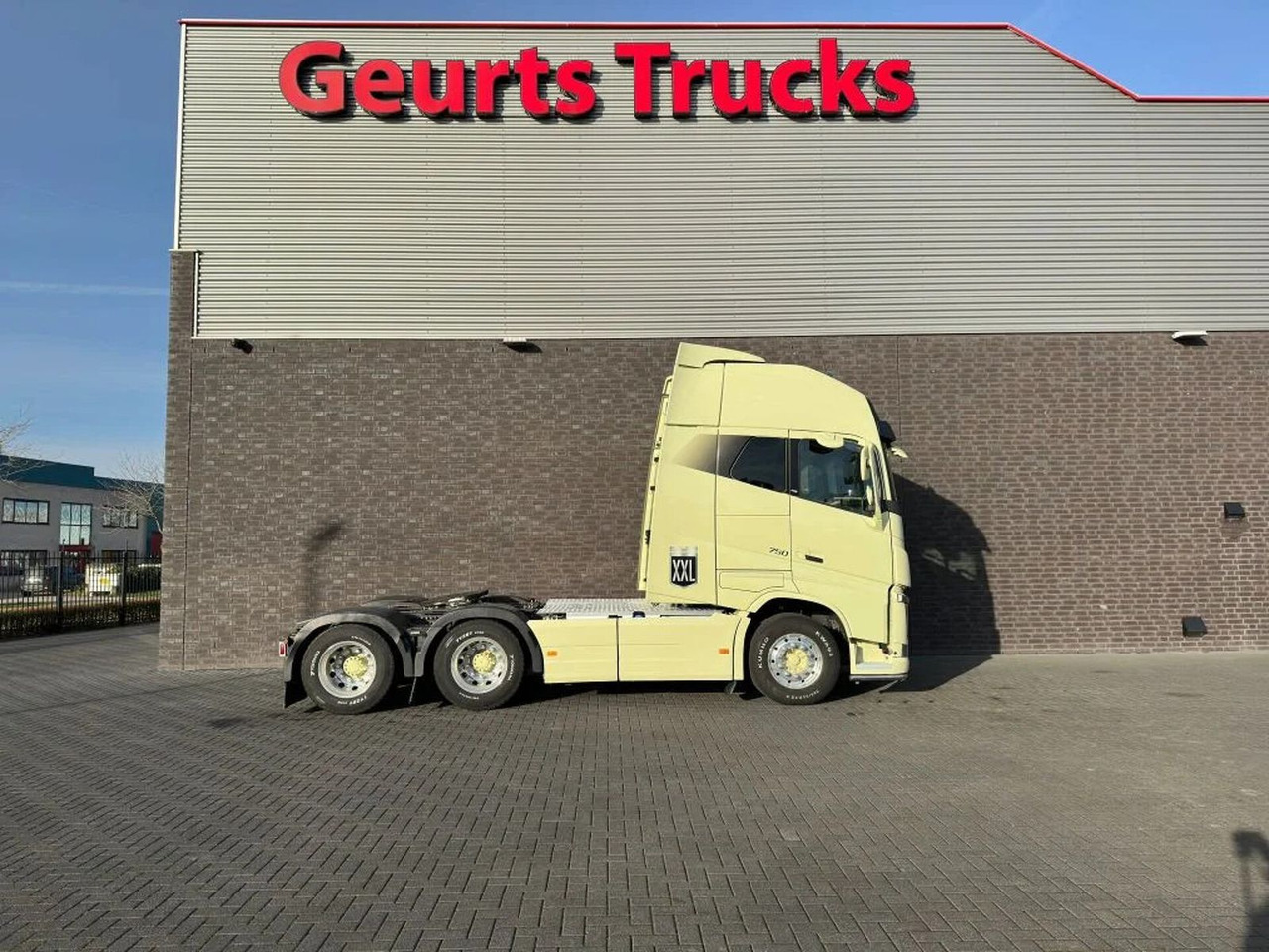 Volvo FH 16.750 6X4 XXL CABINE TREKKER/SZM/TRACTOR - Sadulveok: pilt 4 Volvo FH 16.750 6X4 XXL CABINE TREKKER/SZM/TRACTOR - Sadulveok: pilt 4