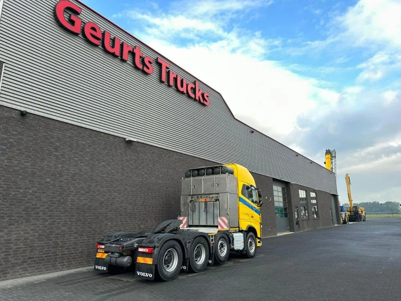 Volvo FH 16.750 8X4 HEAVY DUTY TRACTOR/SZM/TREKKER - Sadulveok: pilt 5 Volvo FH 16.750 8X4 HEAVY DUTY TRACTOR/SZM/TREKKER - Sadulveok: pilt 5