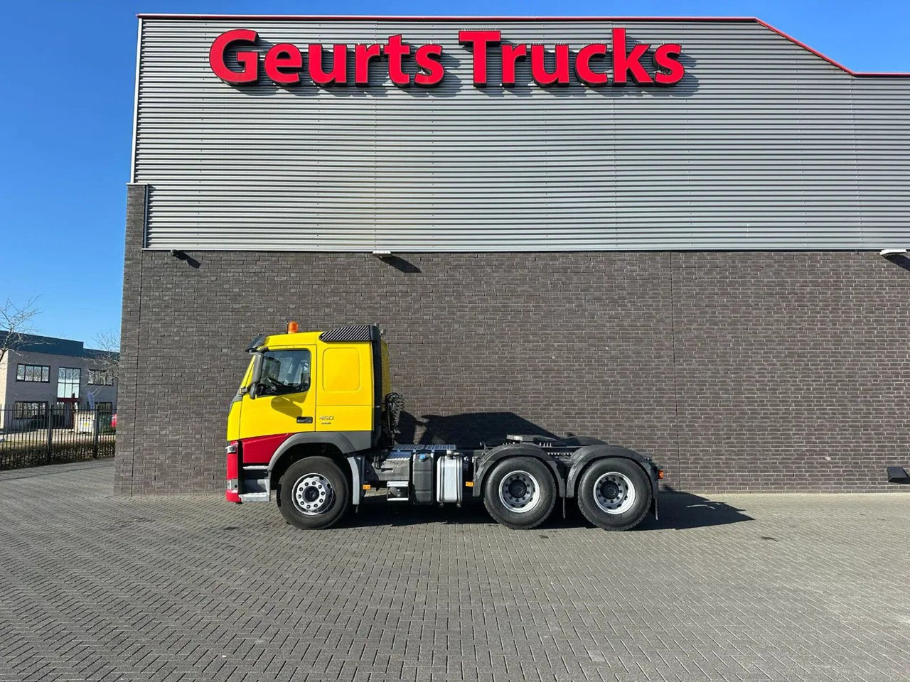 Volvo FM 450 6X4 HYDRAULIEK WEINIG KM!!! NIEDRIGE KM!! - Sadulveok: pilt 1 Volvo FM 450 6X4 HYDRAULIEK WEINIG KM!!! NIEDRIGE KM!! - Sadulveok: pilt 1