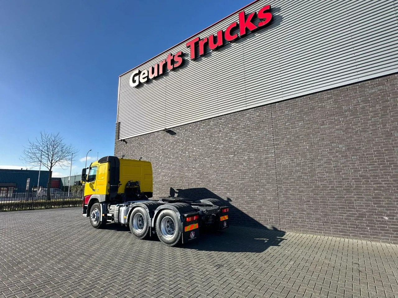 Volvo FM 450 6X4 HYDRAULIEK WEINIG KM!!! NIEDRIGE KM!! - Sadulveok: pilt 3 Volvo FM 450 6X4 HYDRAULIEK WEINIG KM!!! NIEDRIGE KM!! - Sadulveok: pilt 3