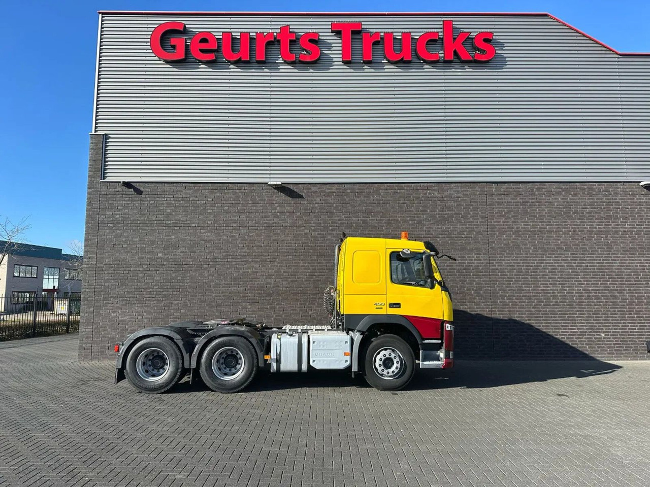 Volvo FM 450 6X4 HYDRAULIEK WEINIG KM!!! NIEDRIGE KM!! - Sadulveok: pilt 4 Volvo FM 450 6X4 HYDRAULIEK WEINIG KM!!! NIEDRIGE KM!! - Sadulveok: pilt 4