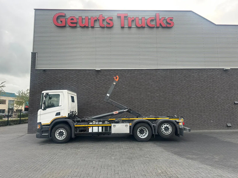 Scania P280 6X2 + AJK/1924 HLF20-6430 HAAKARMSYSTEEM / ABROLLKIPPER / HOOKLIFT - Konkstõstukiga veoauto: pilt 1 Scania P280 6X2 + AJK/1924 HLF20-6430 HAAKARMSYSTEEM / ABROLLKIPPER / HOOKLIFT - Konkstõstukiga veoauto: pilt 1