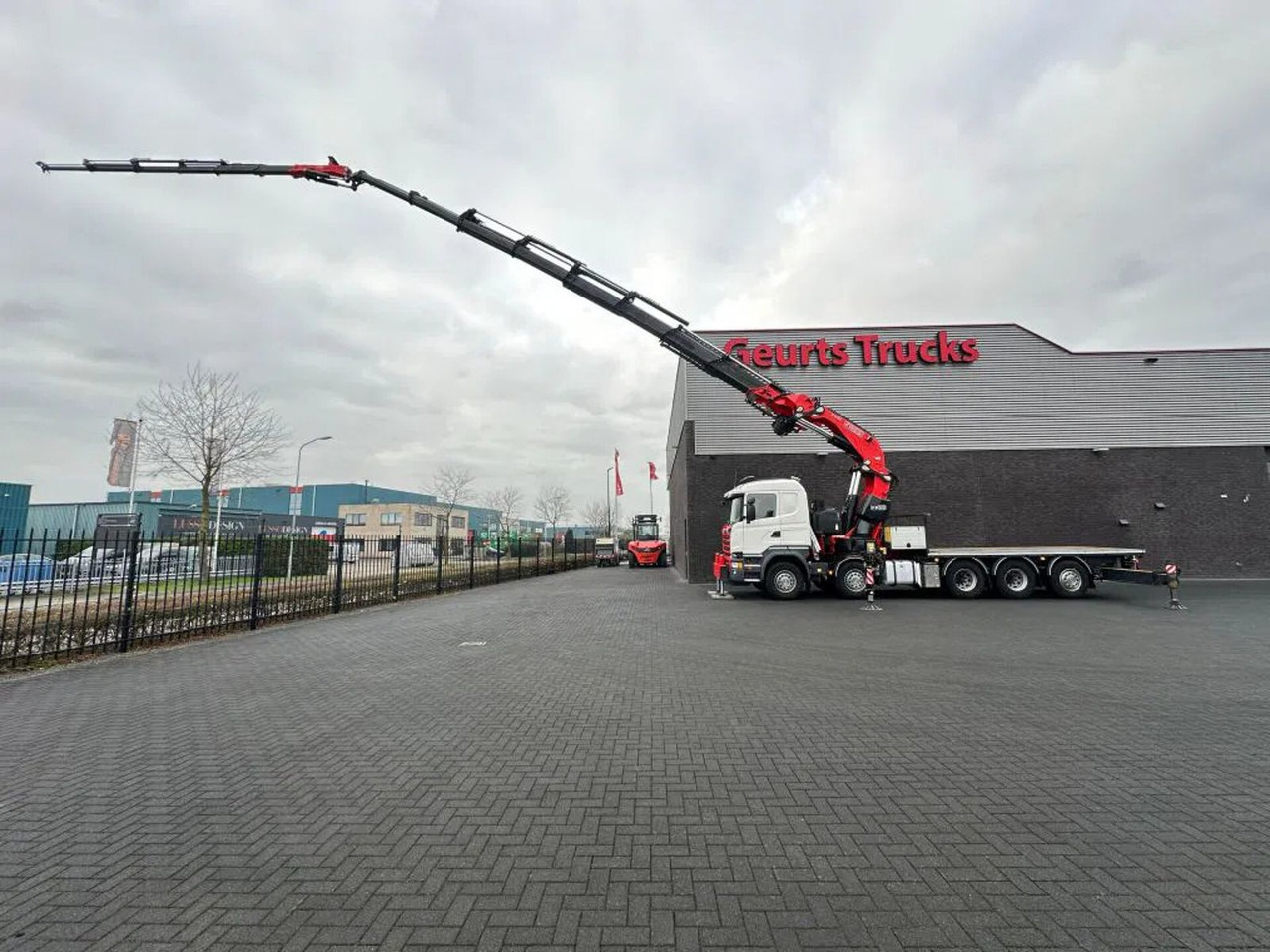 Scania R520 V8 10X4 TRIDEM + F1650RA.2.28 + JIB L816 KR - Kraanaga veoauto: pilt 5 Scania R520 V8 10X4 TRIDEM + F1650RA.2.28 + JIB L816 KR - Kraanaga veoauto: pilt 5
