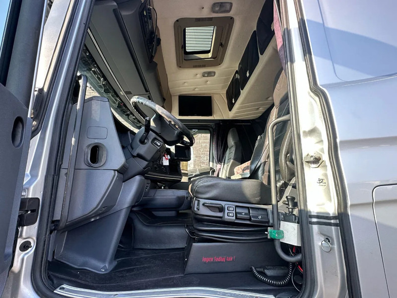 Kraanaga veoauto Scania R580 V8 6X4 TREKKER/TRACTOR/SZM MET EFFER 315/6S + JIB4S KRAAN/KRAN/CRANE/GRUA: pilt 16 Kraanaga veoauto Scania R580 V8 6X4 TREKKER/TRACTOR/SZM MET EFFER 315/6S + JIB4S KRAAN/KRAN/CRANE/GRUA: pilt 16