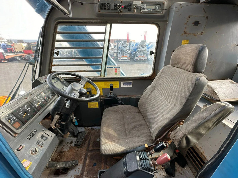 Tadano GR-700E-1-00211 + JIB ROUGH TERRAIN CRANE/RT CRANE liising Tadano GR-700E-1-00211 + JIB ROUGH TERRAIN CRANE/RT CRANE: pilt 16 Tadano GR-700E-1-00211 + JIB ROUGH TERRAIN CRANE/RT CRANE liising Tadano GR-700E-1-00211 + JIB ROUGH TERRAIN CRANE/RT CRANE: pilt 16