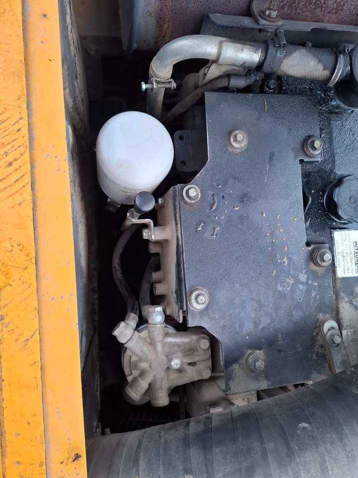 HYUNDAI R 140 W - Ratastel ekskavaator: pilt 5 HYUNDAI R 140 W - Ratastel ekskavaator: pilt 5