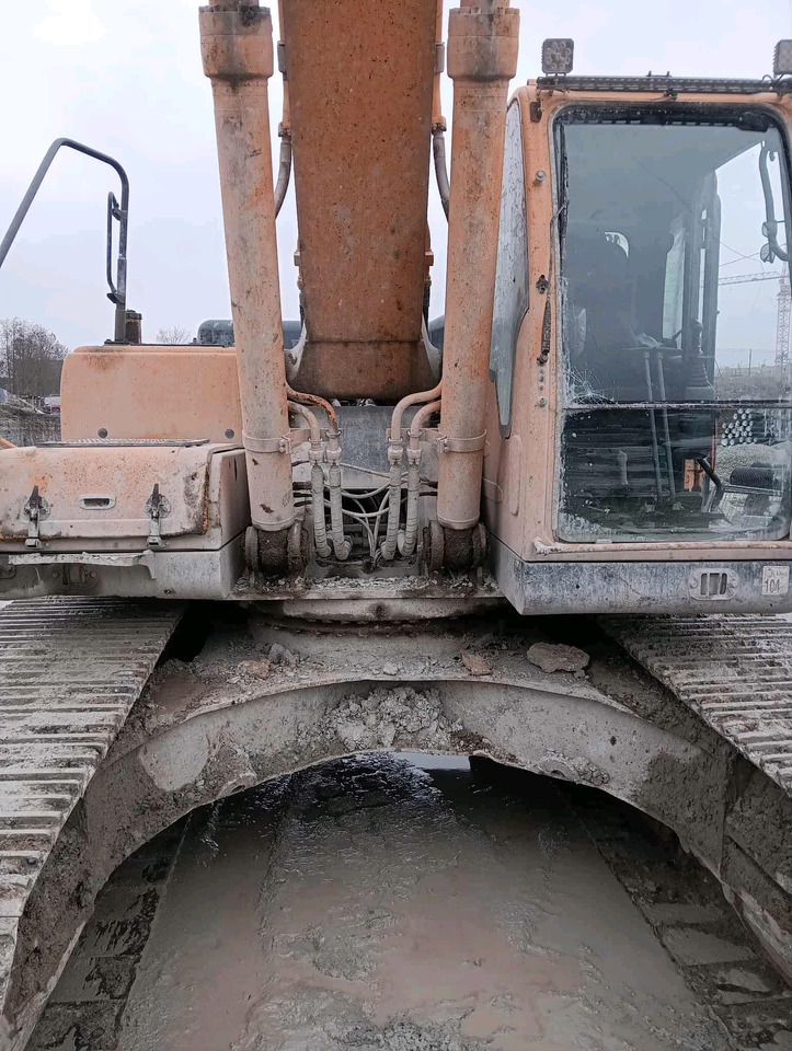 Hyundai R 300 - Lintekskavaator: pilt 2 Hyundai R 300 - Lintekskavaator: pilt 2