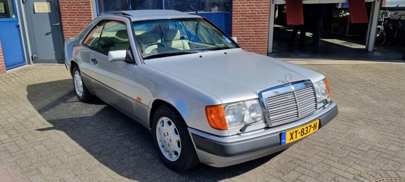 Auto Mercedes-Benz 300-serie 320 CE RHD... W124: pilt 1