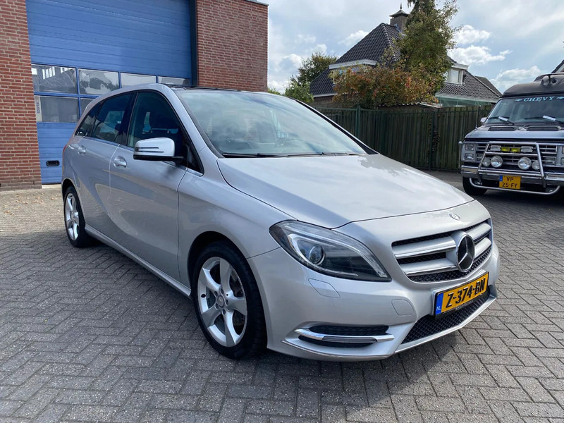 Mercedes-Benz B-Klasse 180 Ambition autom. panoramadak - Maastur: pilt 3 Mercedes-Benz B-Klasse 180 Ambition autom. panoramadak - Maastur: pilt 3