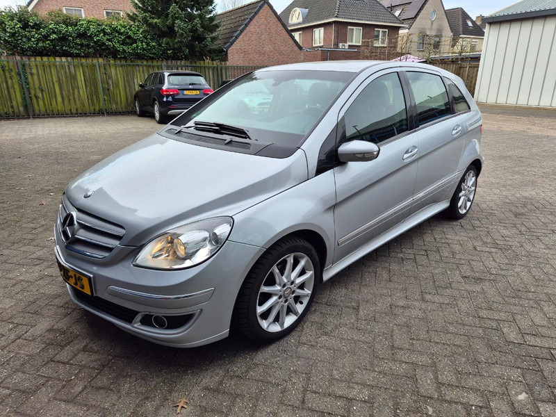Mercedes-Benz B-Klasse 200 Automaat.trekhaak. - Auto: pilt 1 Mercedes-Benz B-Klasse 200 Automaat.trekhaak. - Auto: pilt 1