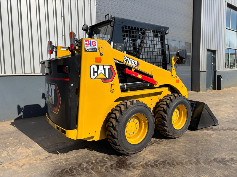 Caterpillar 216B3 - Laadur: pilt 5 Caterpillar 216B3 - Laadur: pilt 5