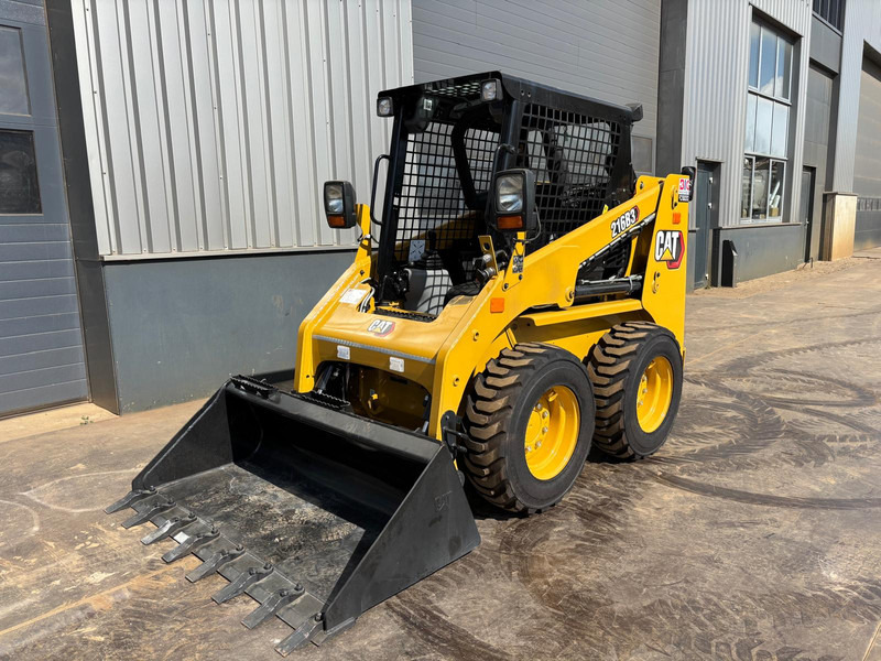 Caterpillar 216B3 - Laadur: pilt 1 Caterpillar 216B3 - Laadur: pilt 1