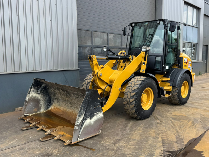 Caterpillar 908M - Rataslaadur: pilt 2 Caterpillar 908M - Rataslaadur: pilt 2