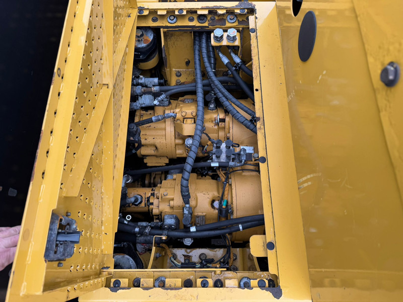 Rataslaadur Caterpillar 988K: pilt 16