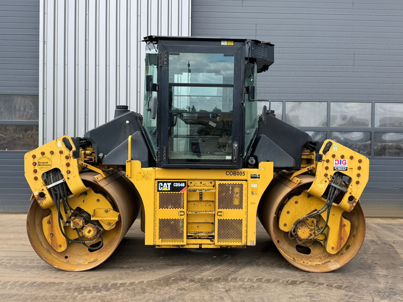 Caterpillar CD54B - Rullija: pilt 1 Caterpillar CD54B - Rullija: pilt 1